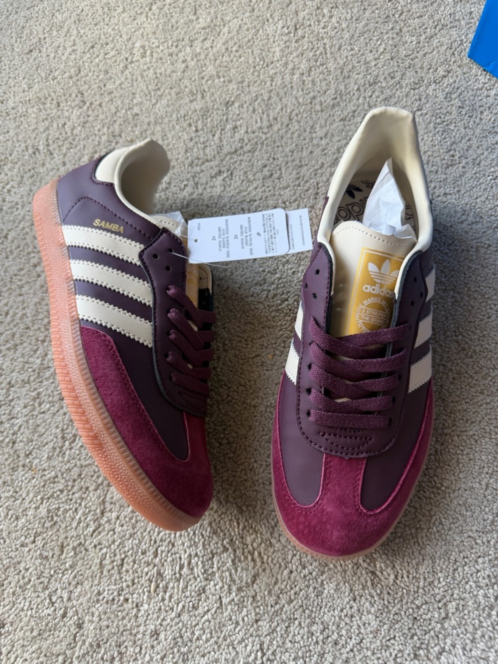 adidas Samba Men’s Sneakers in Burgundy and White with Gum Sole - Picture 2 of 6